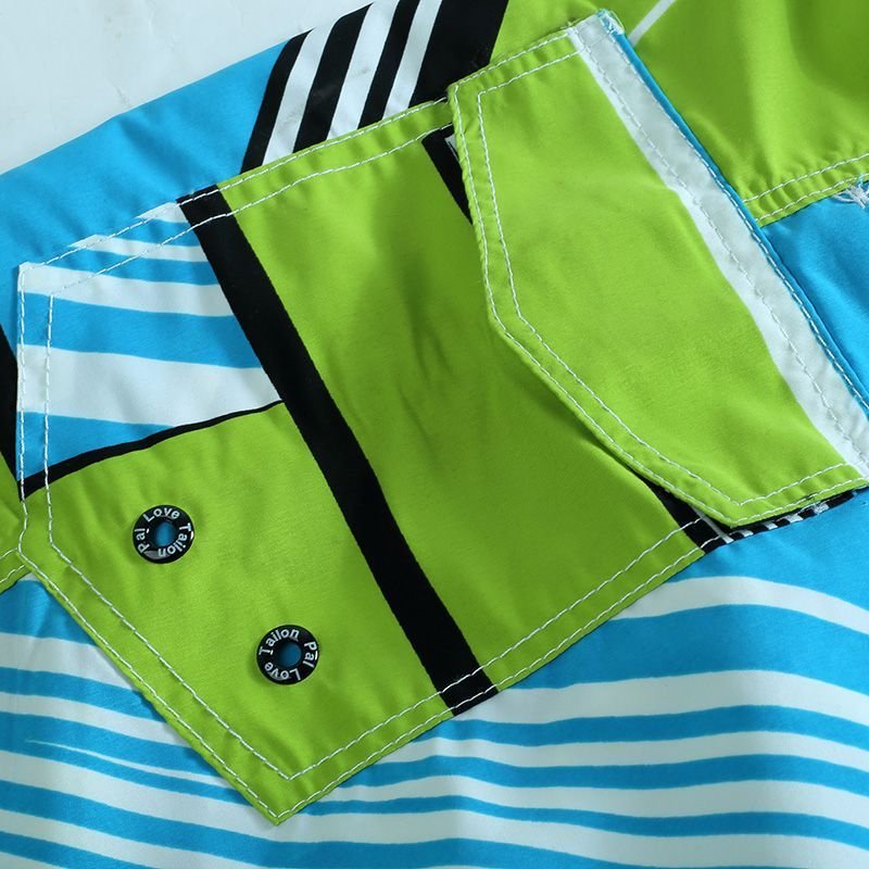 Men Color Blocking Loose Casual Beach Shorts