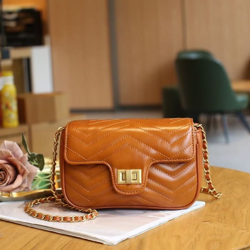 Women Fashion Temperament Leather Rhombus Chain Small Square Bag