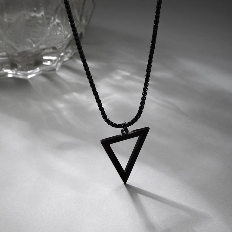 Men Fashion Casual Basic Triangle Stainless Steel Necklace