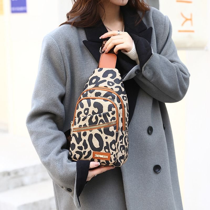 Women Fashion Leopard Print Zipper Chest Bag